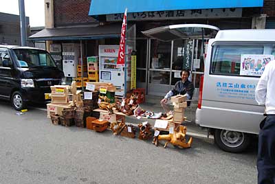 前隣の木工屋さん