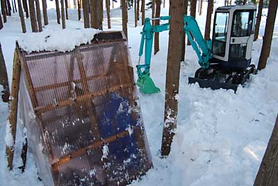 格納庫の除雪後です。