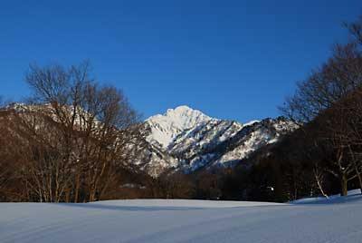 夕方の大源太山のバックの青空がきれいでした。