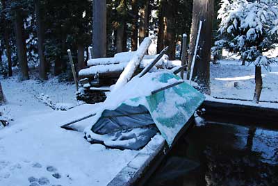 トラクターの耕耘部の雪囲いをすることにしました。