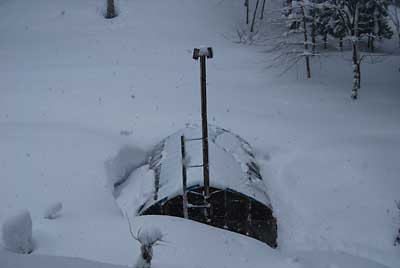 除雪前の朝のハウスの様子です。