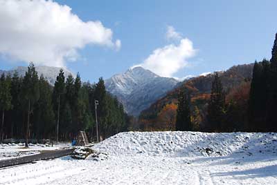 晴れると雪景色がいっそうきれいです。