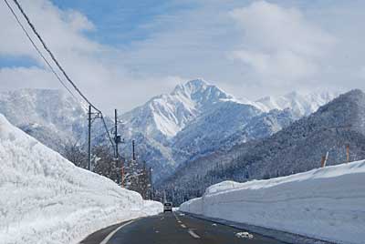 久しぶりの快晴、大源太山がきれいでした。