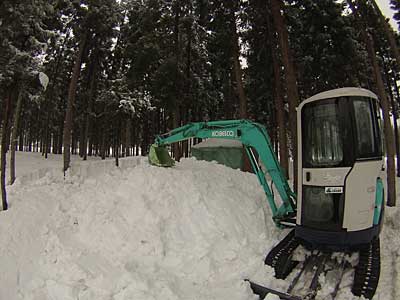 この雪室には、サンフジが入っています。