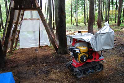 チッパーシュレッダ君を小雨の中、自宅に移動しました。