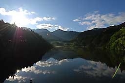 希望大橋からの大源太湖