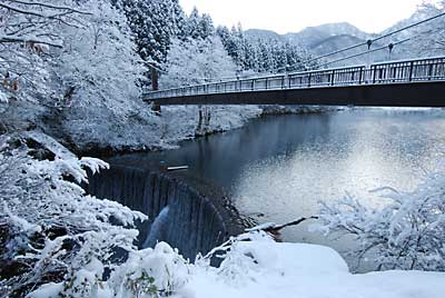 大源太湖の堰堤