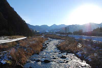 湯沢町の魚野川です。