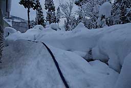 消雪ホースで消す段取りをしました