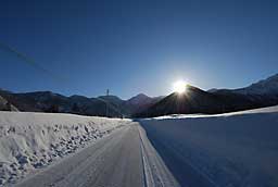 雪道からの朝日もきれいでした