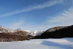 スノーシューで雪原を歩くのは気持ちいいです