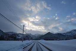 道路にも雪が積もりました