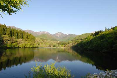 夕方の大源太湖です