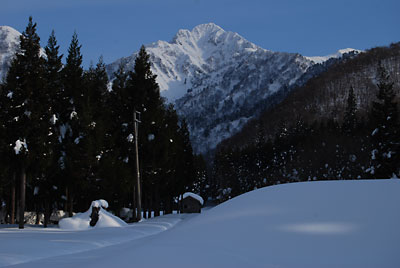 新年早々大源太山が拝めました。