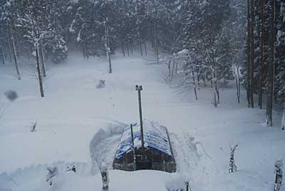 今日は、今シーズン一番のこてっぷき（猛吹雪）になりました。